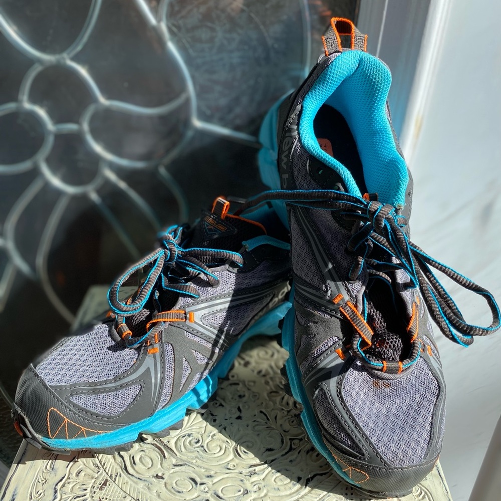 New Balance Trail Shoes 610 - Gently Loved Sz 8.5